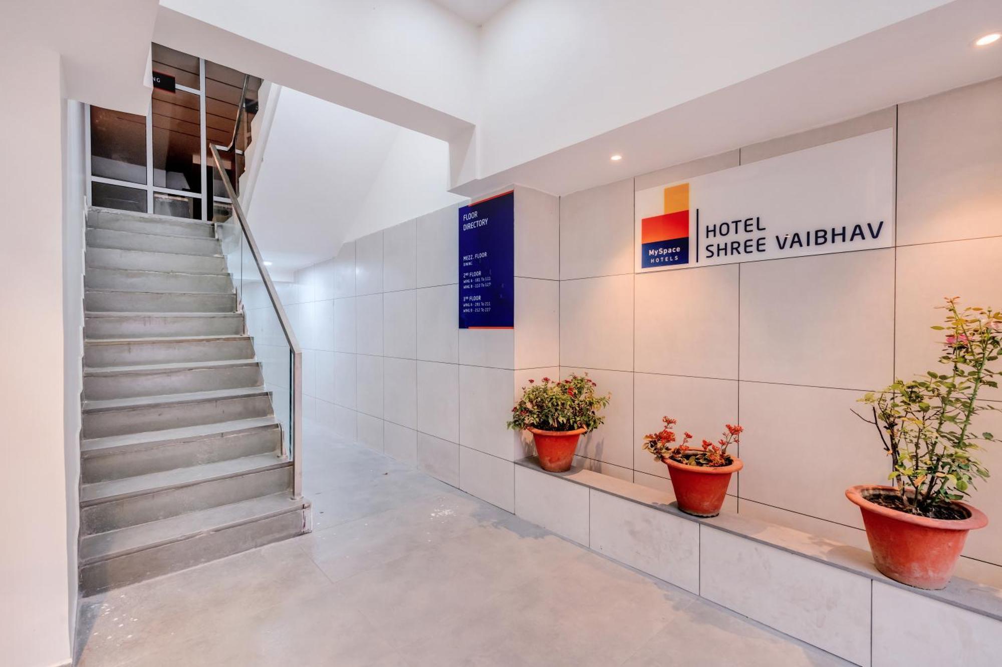 Myspace Hotel Shree Vaibhav Nagpur Eksteriør billede
