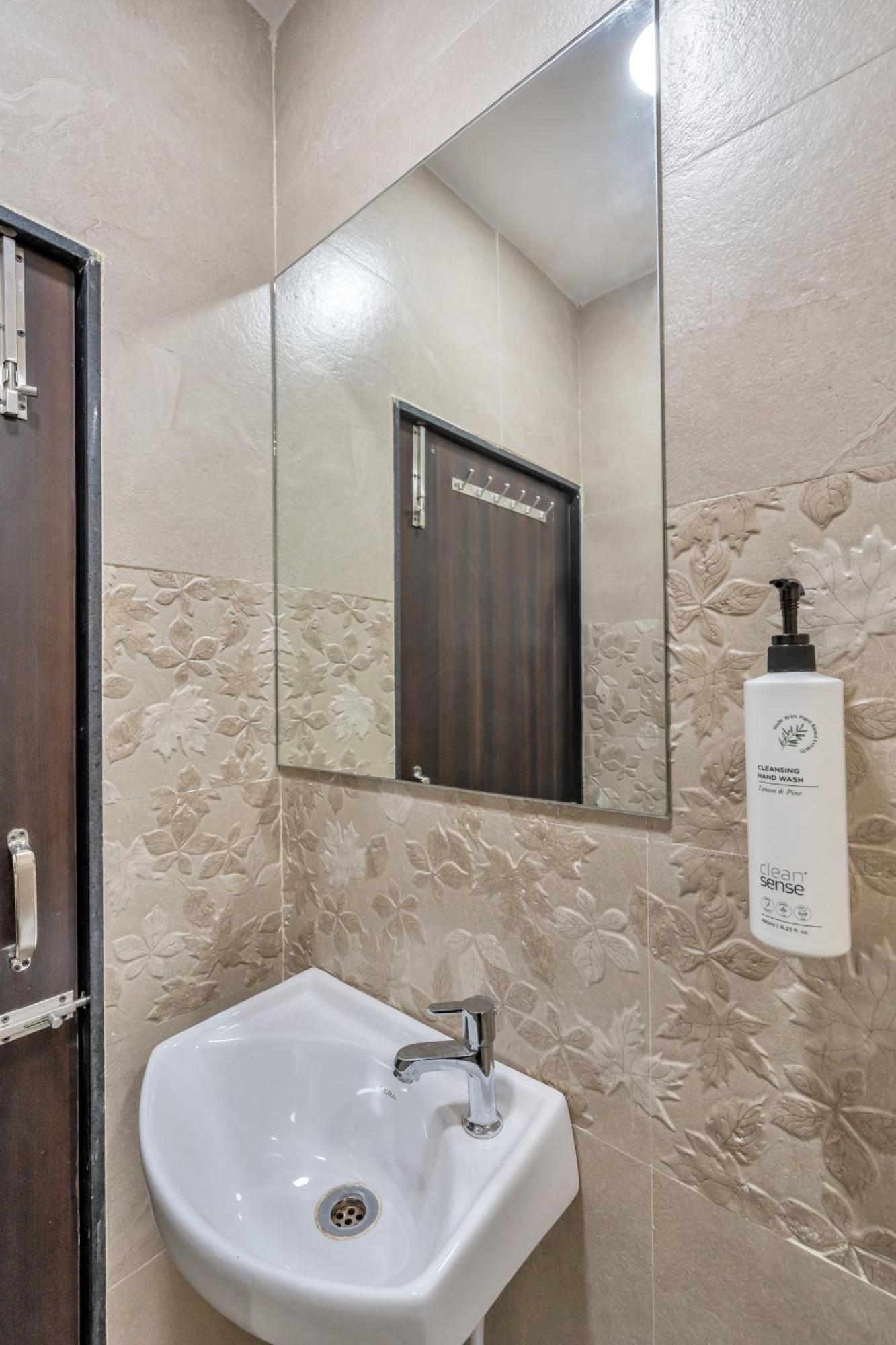 Myspace Hotel Shree Vaibhav Nagpur Eksteriør billede