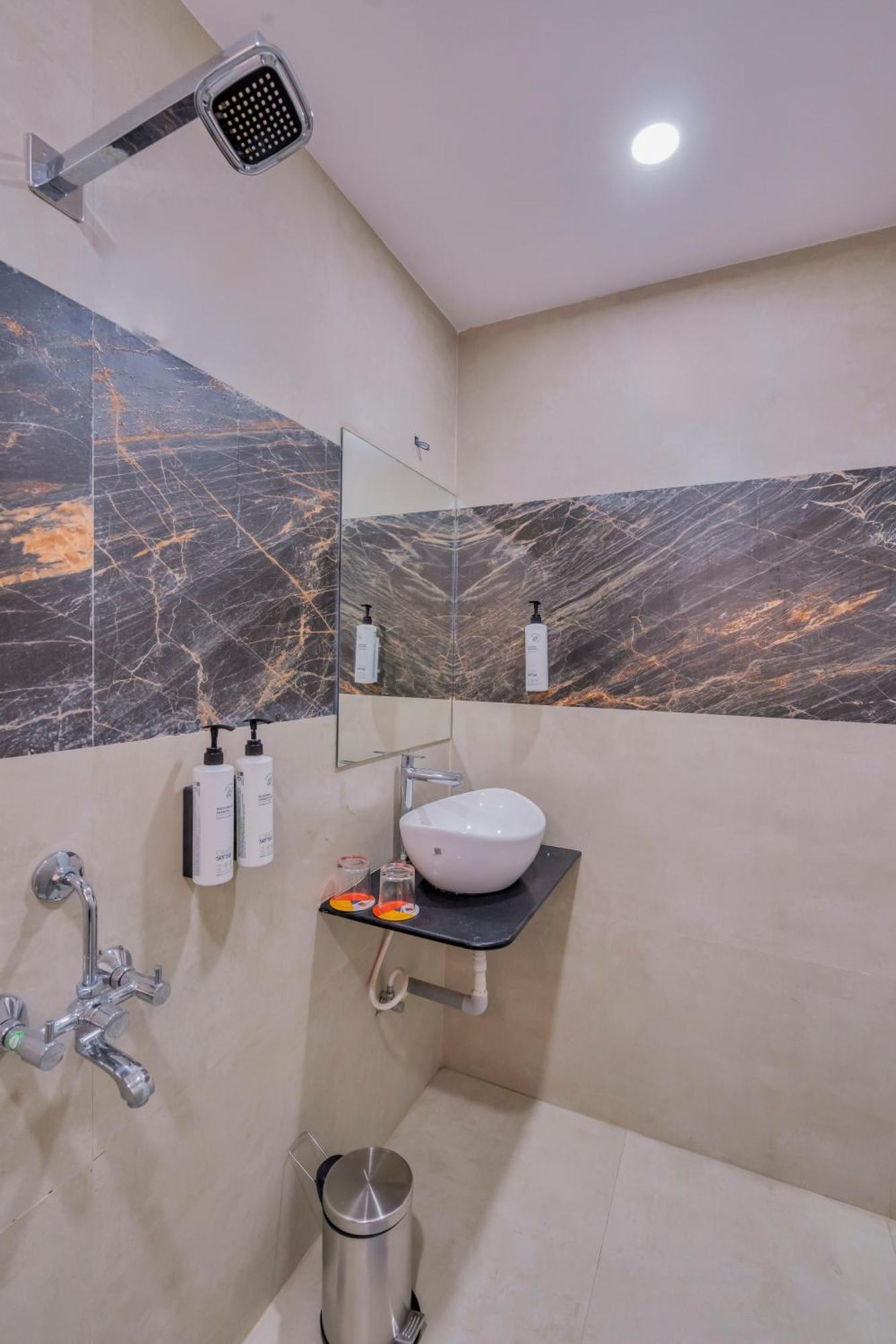 Myspace Hotel Shree Vaibhav Nagpur Eksteriør billede