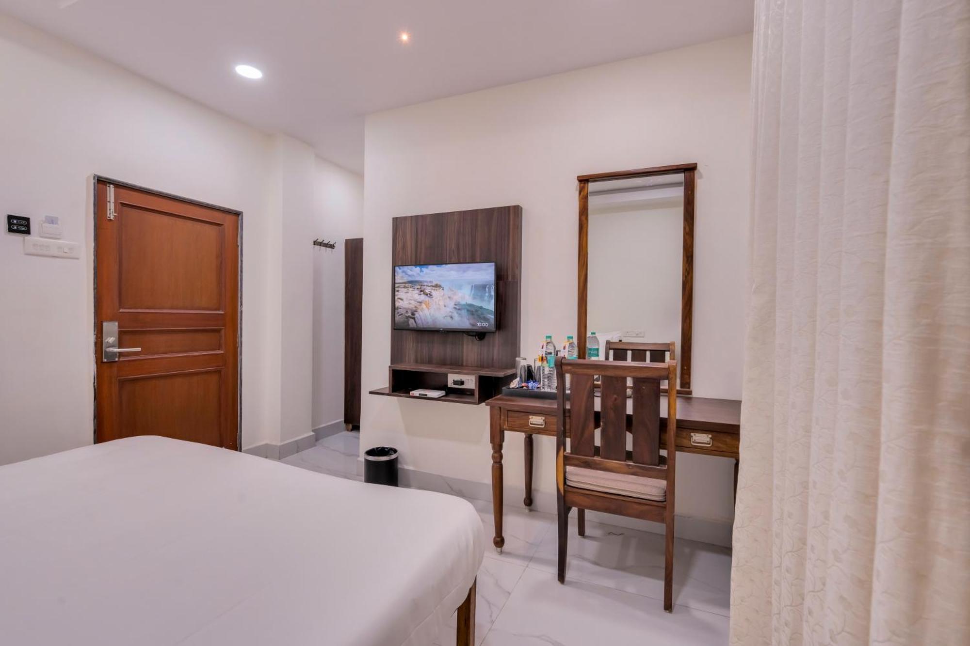 Myspace Hotel Shree Vaibhav Nagpur Eksteriør billede